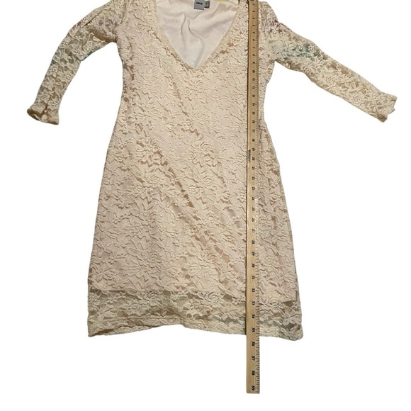 ASOS Cream Lace Mini Dress- Stretchy-V Neckline-Size 10-Floral Design-Lined - Picture 9 of 10
